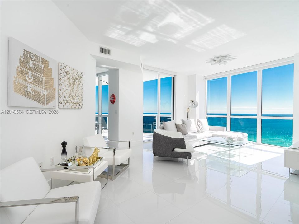 For Rent: $7,200 (2 beds, 2 baths, 1324 Square Feet)