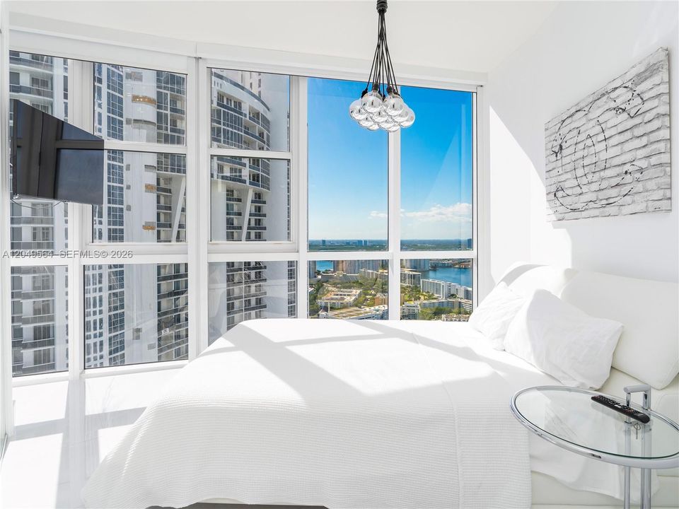 For Rent: $7,200 (2 beds, 2 baths, 1324 Square Feet)