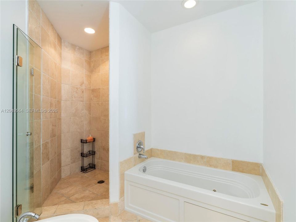 For Rent: $7,200 (2 beds, 2 baths, 1324 Square Feet)