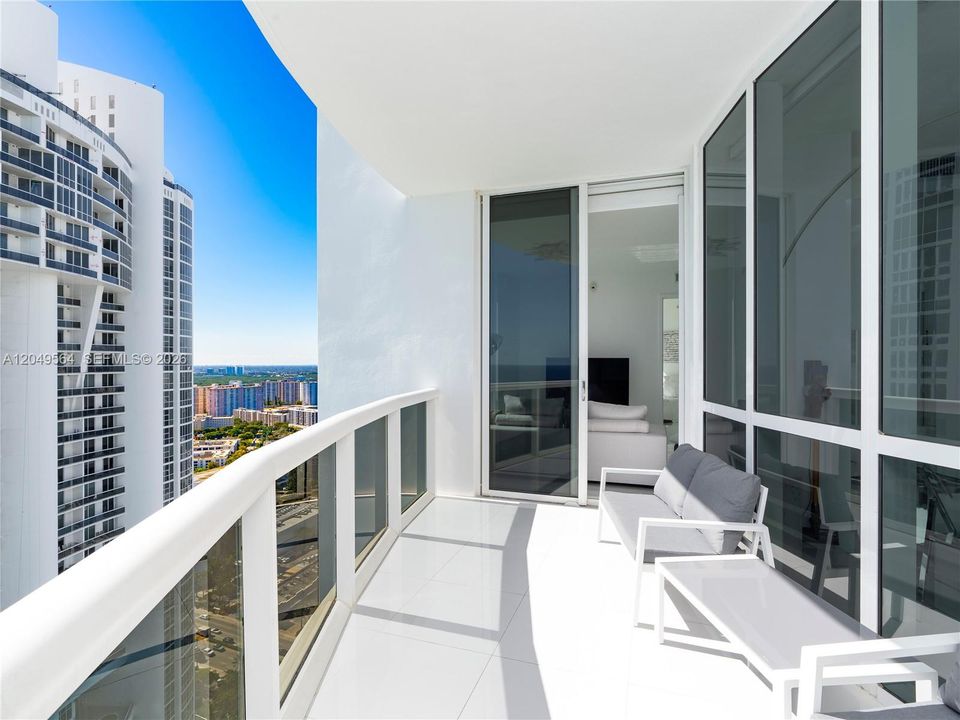 For Rent: $7,200 (2 beds, 2 baths, 1324 Square Feet)