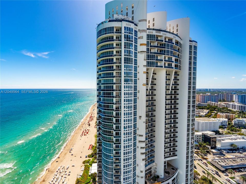 For Rent: $7,200 (2 beds, 2 baths, 1324 Square Feet)