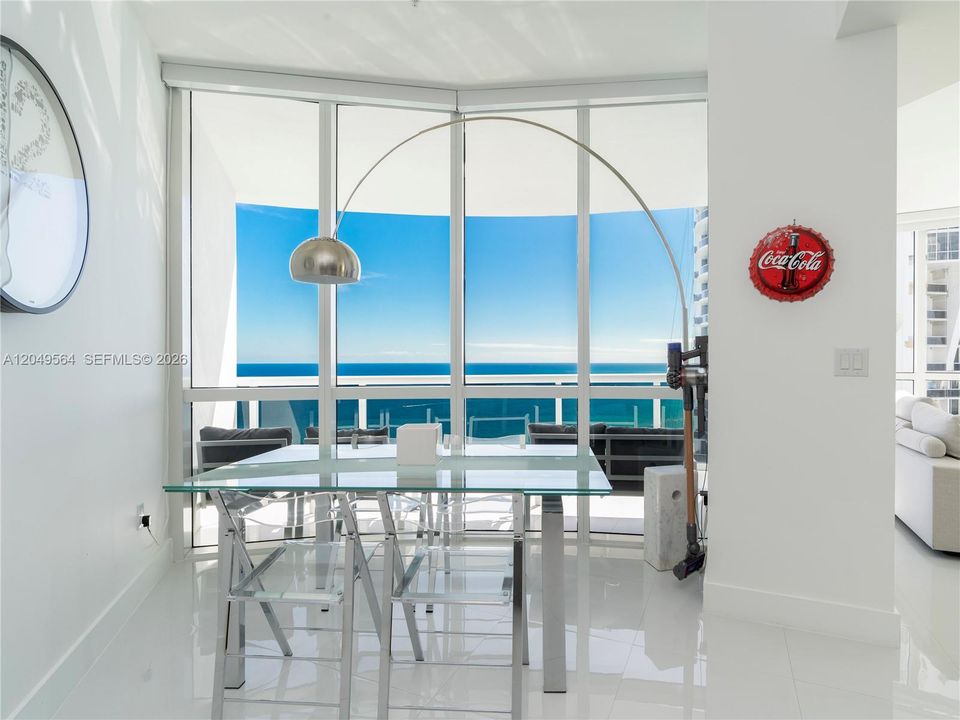For Rent: $7,200 (2 beds, 2 baths, 1324 Square Feet)