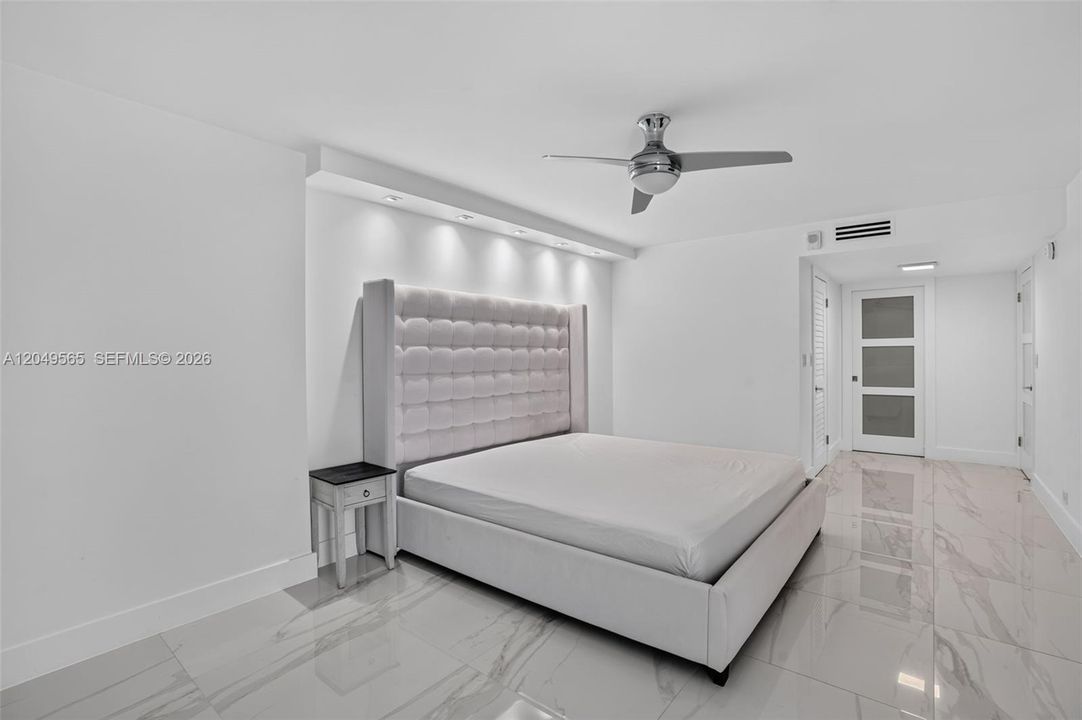 For Rent: $4,000 (2 beds, 2 baths, 1206 Square Feet)