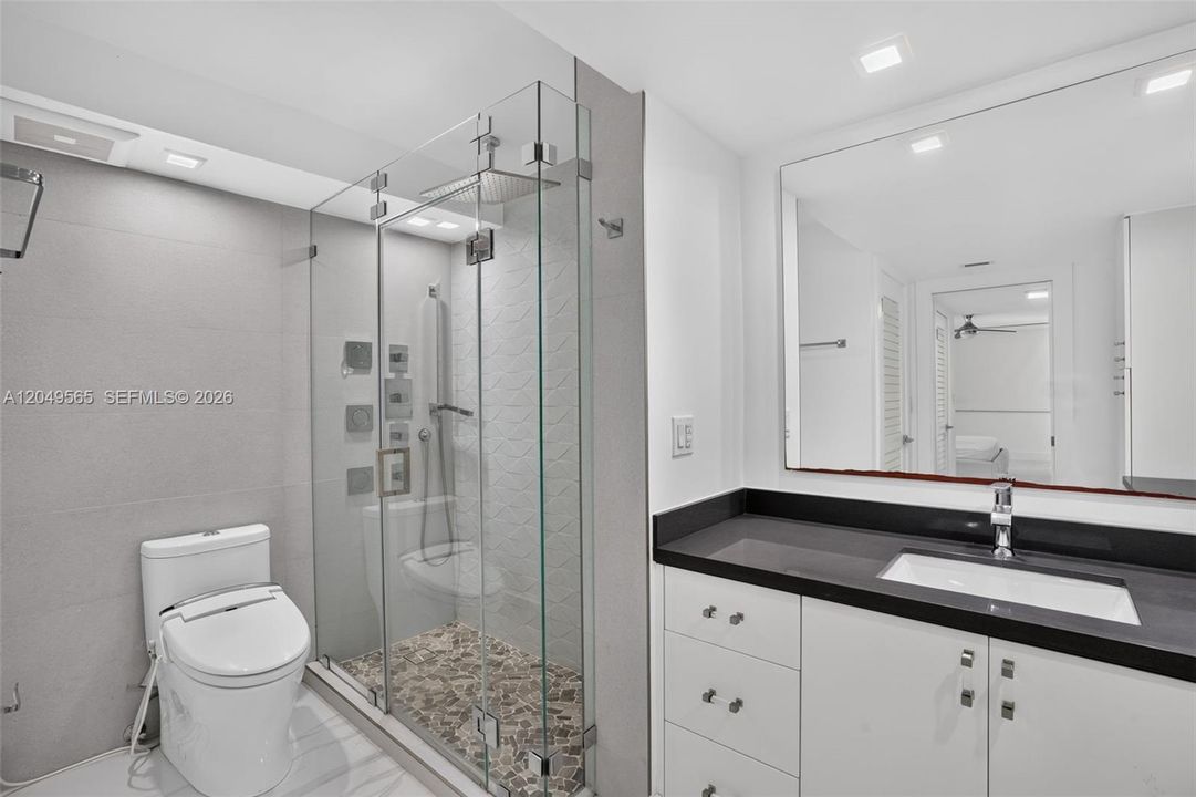 For Rent: $4,000 (2 beds, 2 baths, 1206 Square Feet)