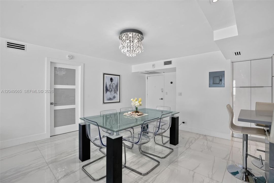 For Rent: $4,000 (2 beds, 2 baths, 1206 Square Feet)
