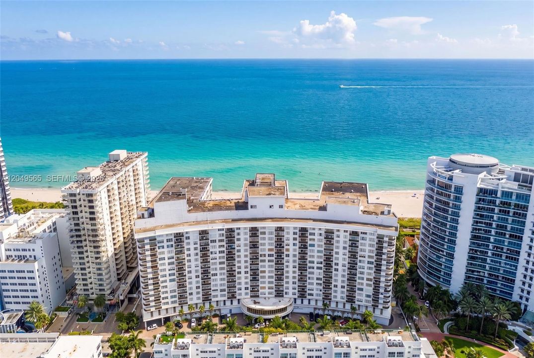 For Rent: $4,000 (2 beds, 2 baths, 1206 Square Feet)