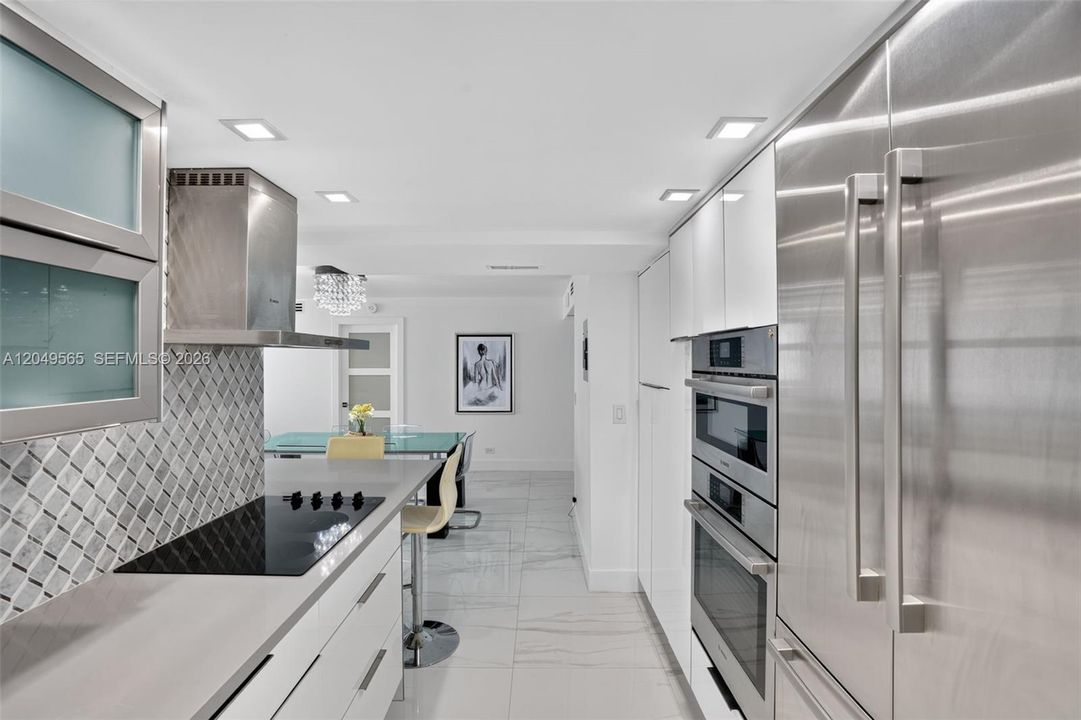 For Rent: $4,000 (2 beds, 2 baths, 1206 Square Feet)