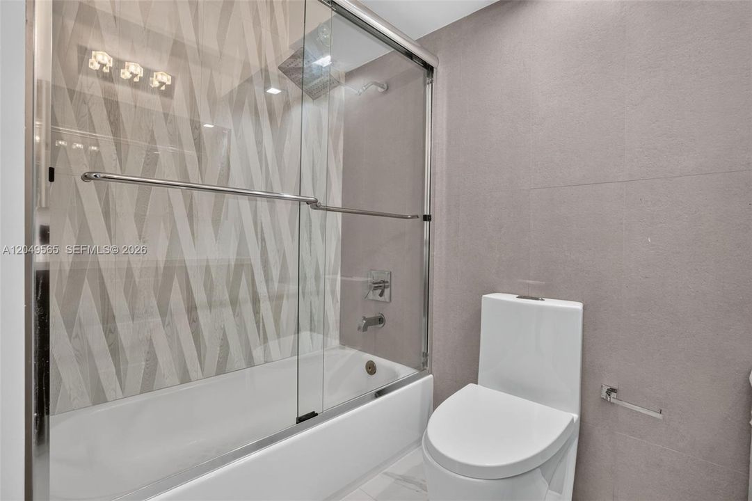 For Rent: $4,000 (2 beds, 2 baths, 1206 Square Feet)