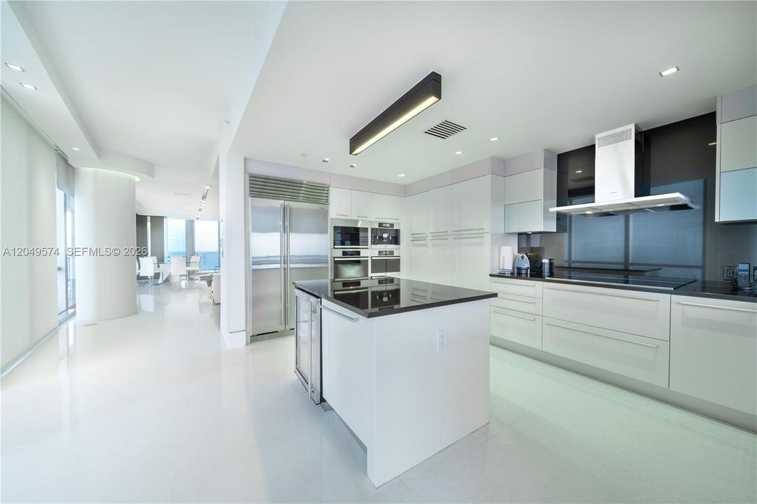 For Sale: $3,495,000 (4 beds, 4 baths, 2485 Square Feet)