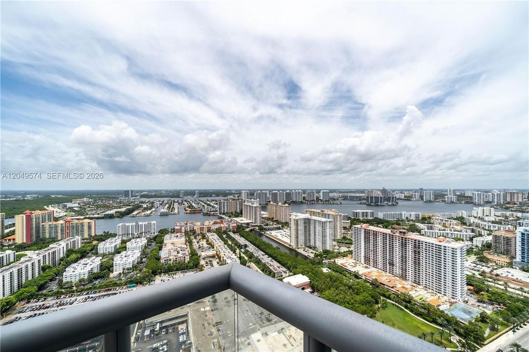 For Sale: $3,495,000 (4 beds, 4 baths, 2485 Square Feet)