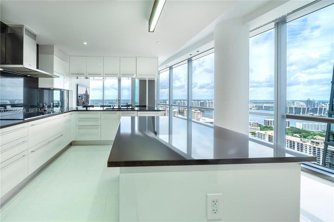 For Sale: $3,495,000 (4 beds, 4 baths, 2485 Square Feet)