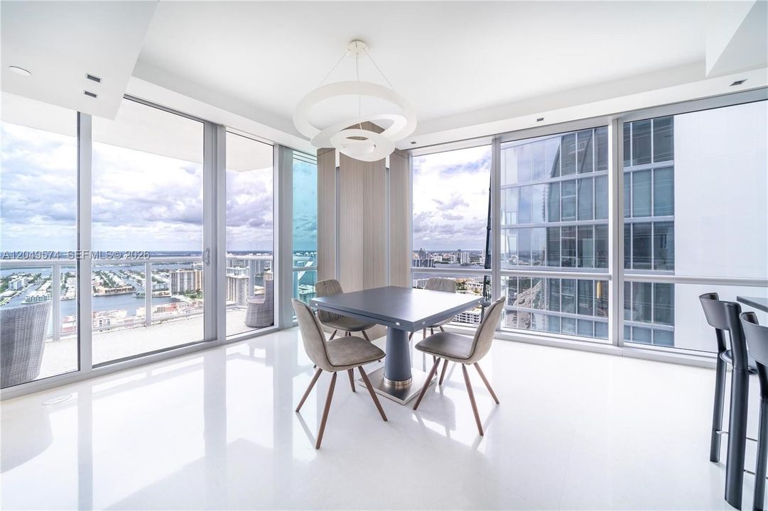 For Sale: $3,495,000 (4 beds, 4 baths, 2485 Square Feet)