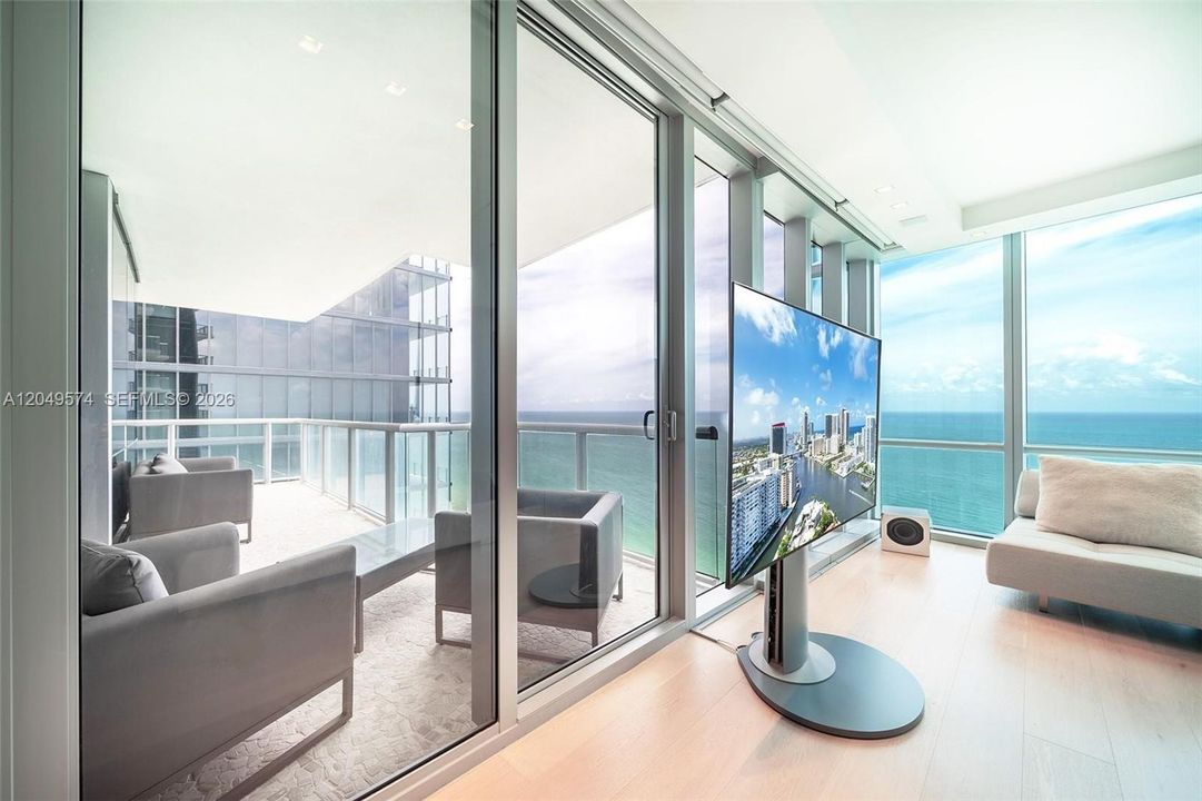 For Sale: $3,495,000 (4 beds, 4 baths, 2485 Square Feet)