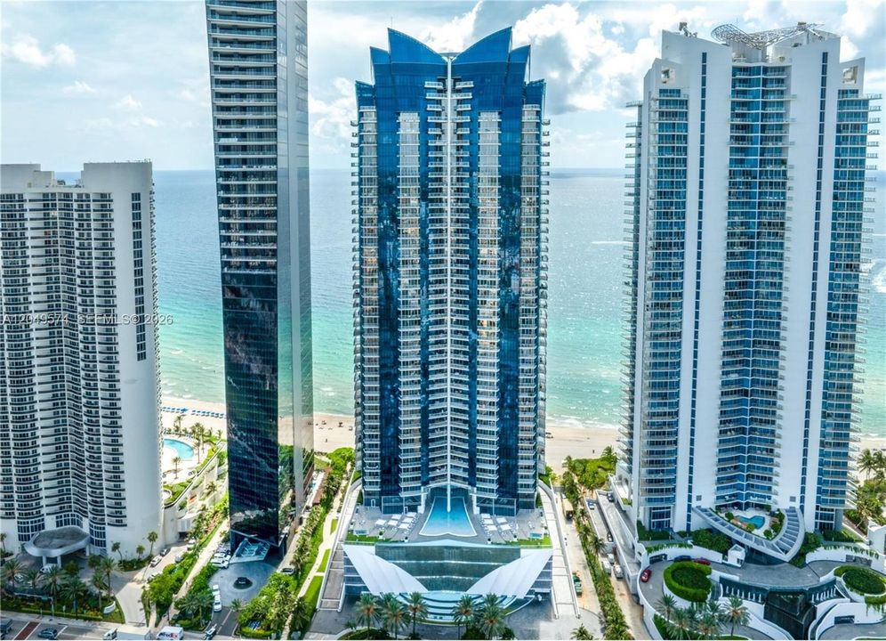 For Sale: $3,495,000 (4 beds, 4 baths, 2485 Square Feet)