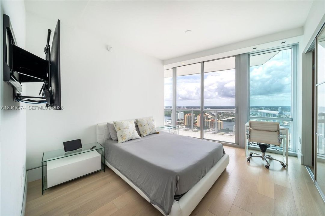For Sale: $3,495,000 (4 beds, 4 baths, 2485 Square Feet)