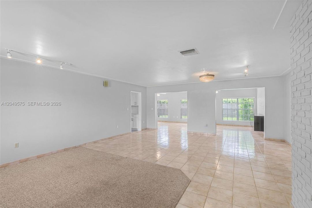 出租: $4,250 (3 贝兹, 2 浴室, 2022 平方英尺)