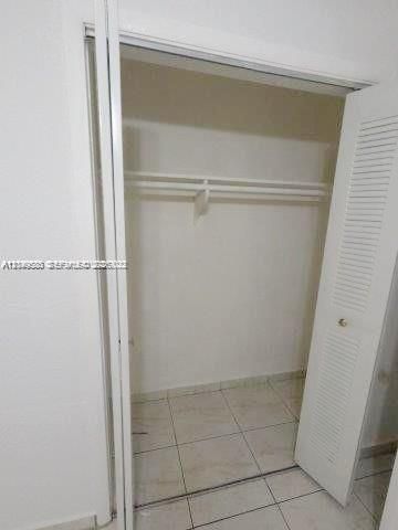 For Sale: $400,000 (3 beds, 2 baths, 864 Square Feet)
