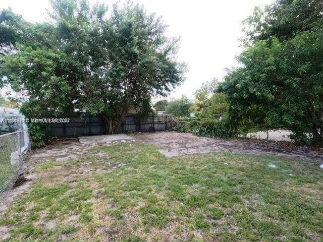 For Sale: $400,000 (3 beds, 2 baths, 864 Square Feet)