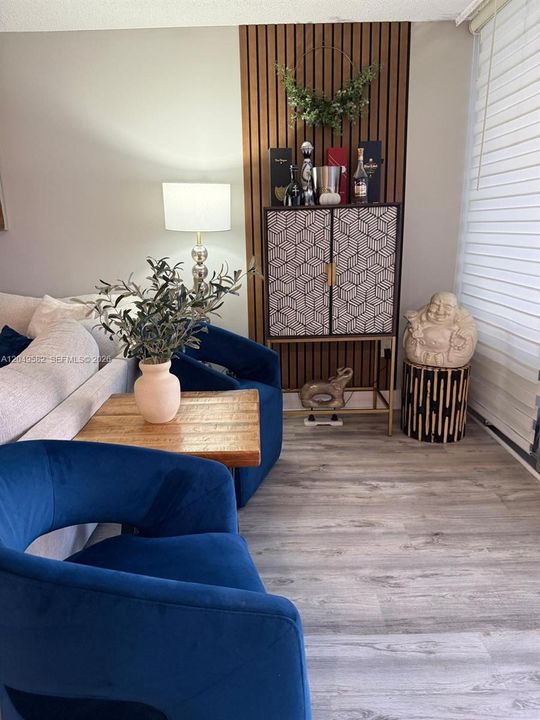 For Sale: $385,000 (2 beds, 2 baths, 1565 Square Feet)