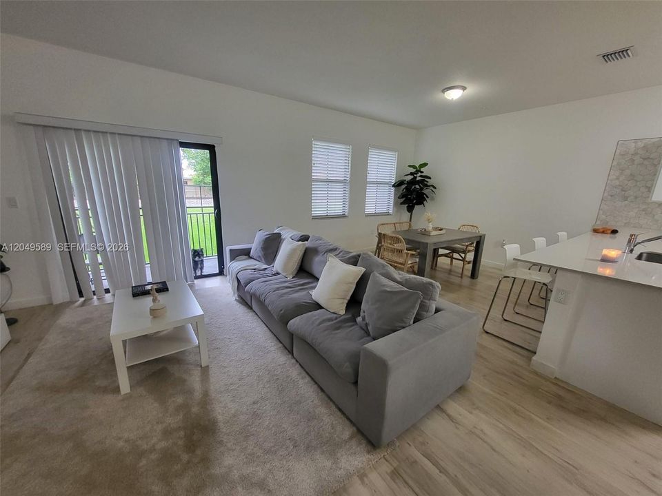 For Rent: $2,700 (3 beds, 2 baths, 1384 Square Feet)