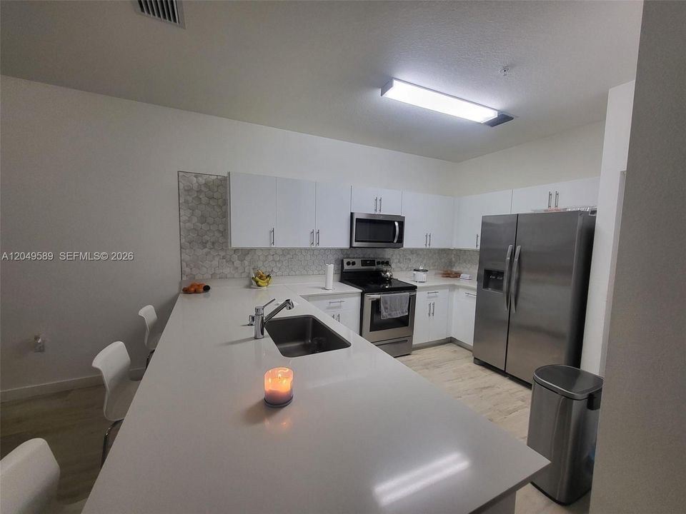 For Rent: $2,700 (3 beds, 2 baths, 1384 Square Feet)
