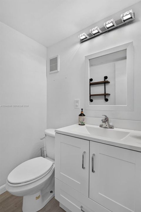 В аренду: $3,750 (3 спален, 2 ванн, 1950 Квадратных фут)