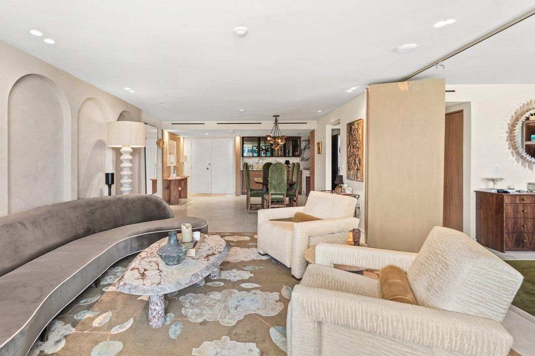 011-100SunriseAvenue-418-PalmBeach-FL-33