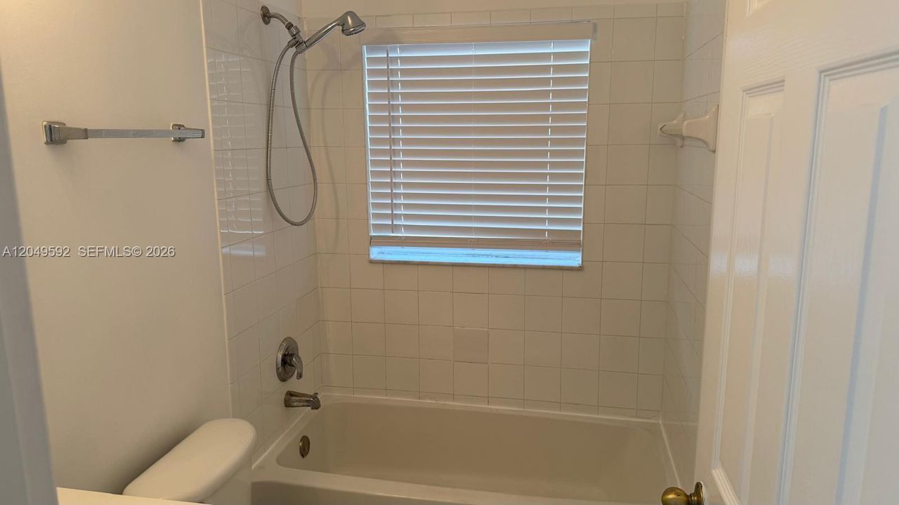 For Rent: $3,195 (3 beds, 2 baths, 1436 Square Feet)