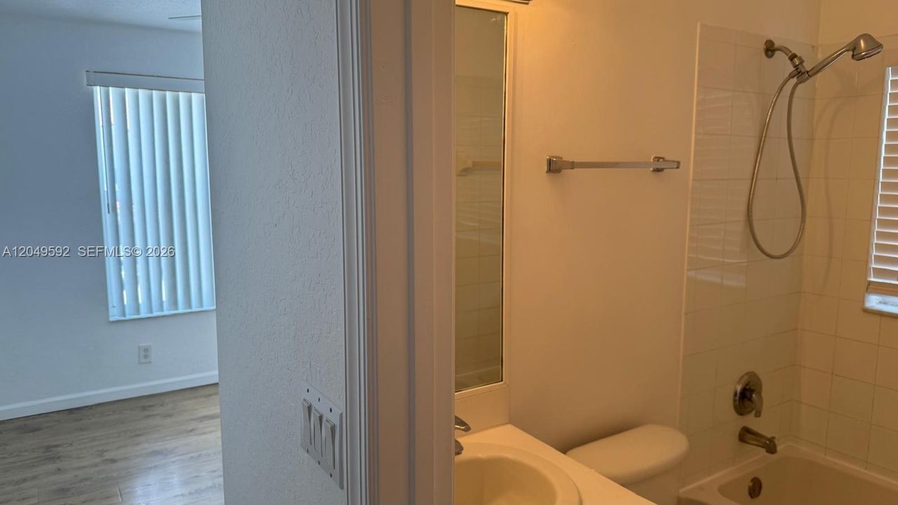 For Rent: $3,195 (3 beds, 2 baths, 1436 Square Feet)
