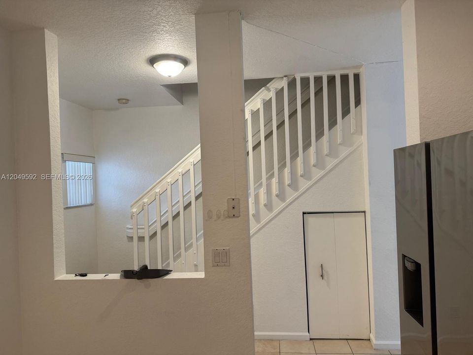 For Rent: $3,195 (3 beds, 2 baths, 1436 Square Feet)
