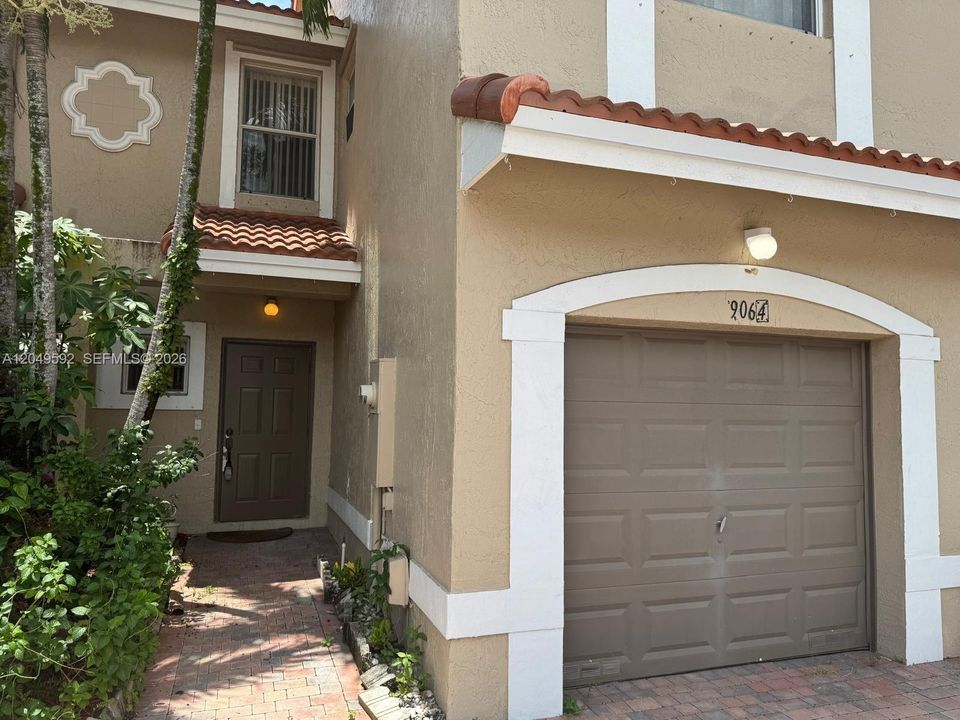 For Rent: $3,195 (3 beds, 2 baths, 1436 Square Feet)