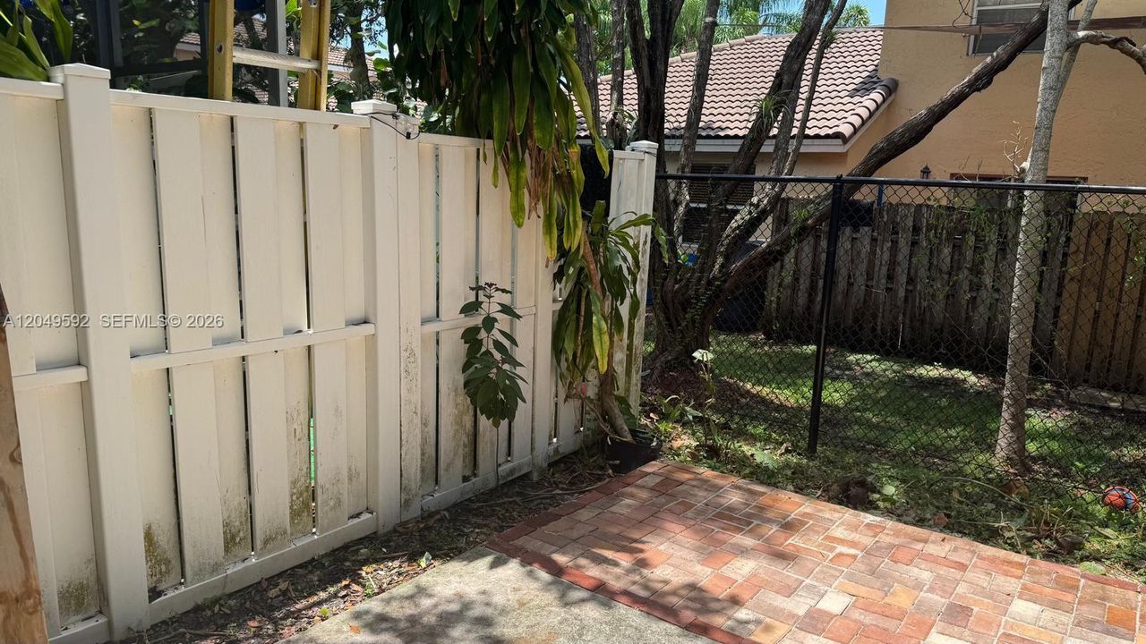 For Rent: $3,195 (3 beds, 2 baths, 1436 Square Feet)