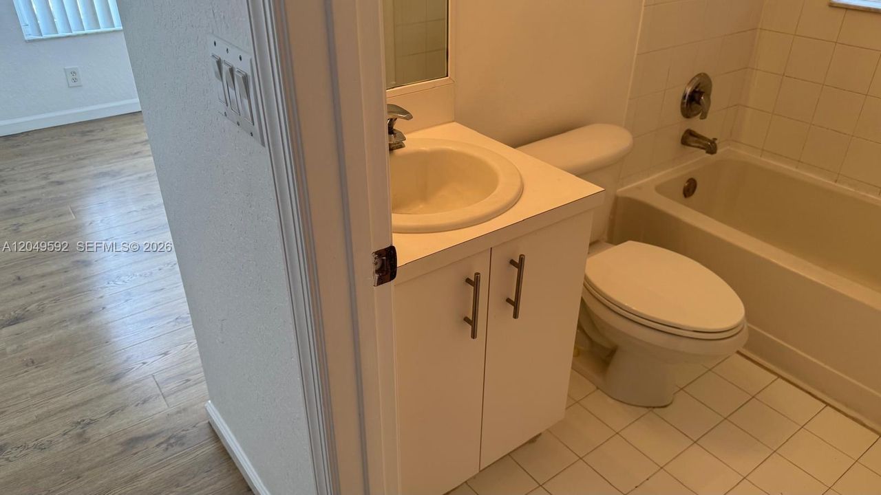 For Rent: $3,195 (3 beds, 2 baths, 1436 Square Feet)