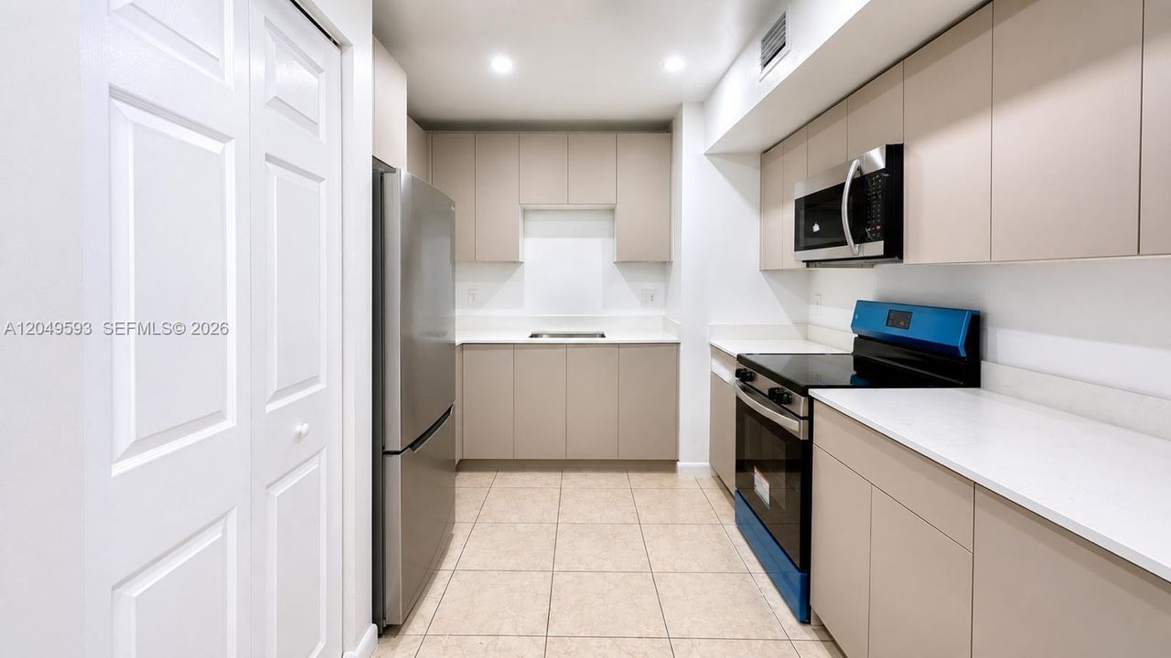 For Rent: $2,650 (3 beds, 2 baths, 1085 Square Feet)