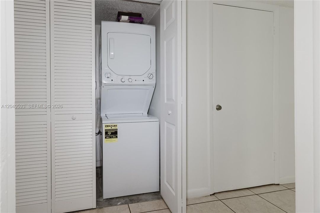 For Rent: $2,650 (3 beds, 2 baths, 1085 Square Feet)