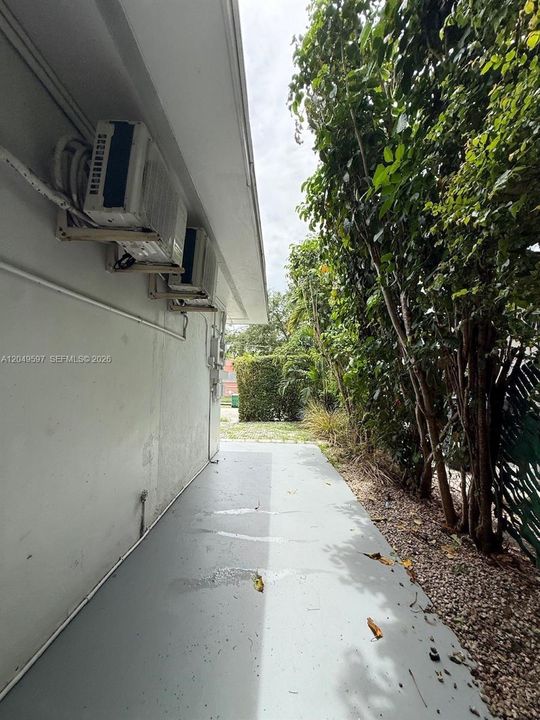 For Rent: $1,800 (1 beds, 1 baths, 1758 Square Feet)