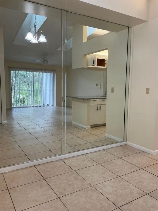 2506 ANCHORAGE MIRROR WALL