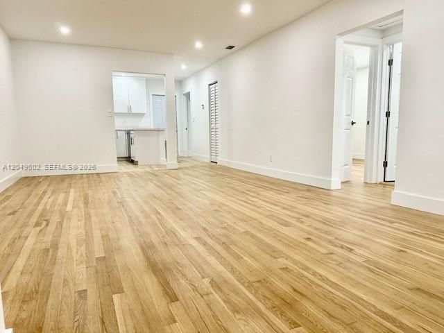 В аренду: $4,200 (3 спален, 2 ванн, 1228 Квадратных фут)