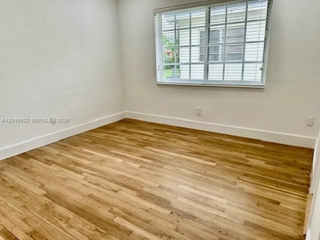 В аренду: $4,200 (3 спален, 2 ванн, 1228 Квадратных фут)