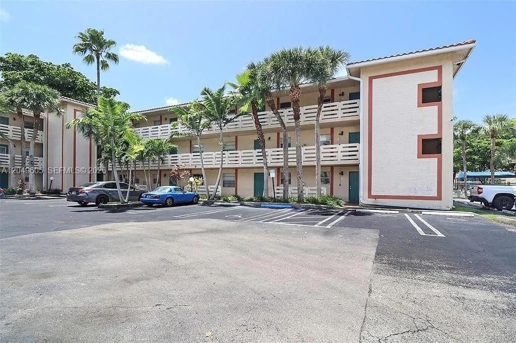 For Rent: $1,800 (2 beds, 2 baths, 767 Square Feet)