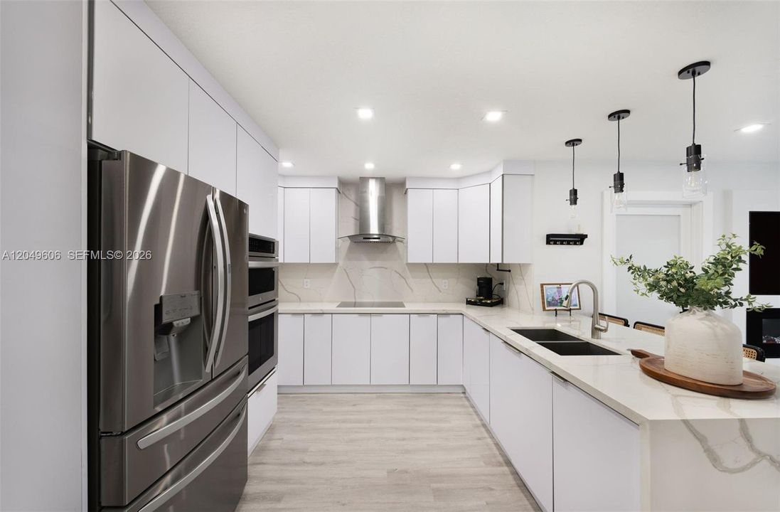 En Venta: $725,000 (4 camas, 2 baños, 1425 Pies cuadrados)