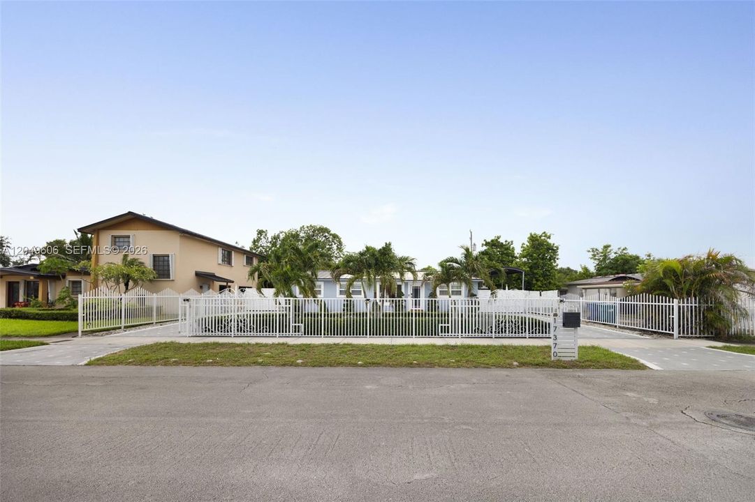En Venta: $725,000 (4 camas, 2 baños, 1425 Pies cuadrados)