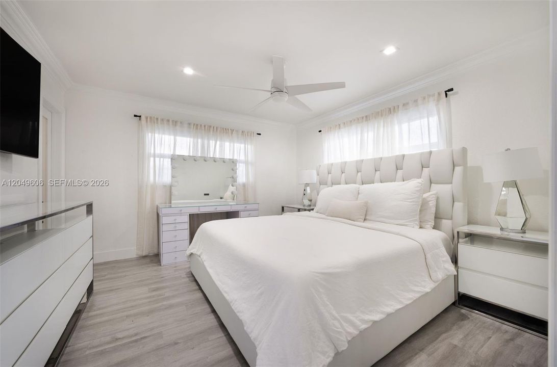 En Venta: $725,000 (4 camas, 2 baños, 1425 Pies cuadrados)