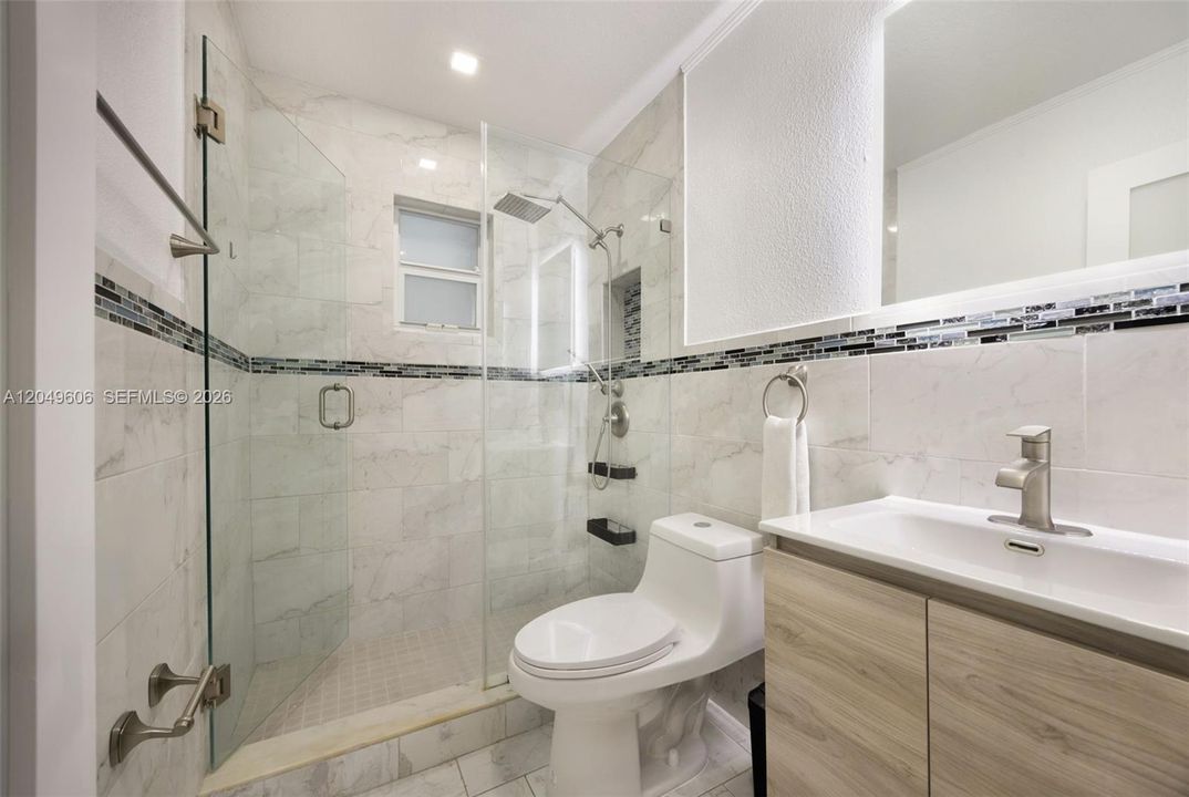 En Venta: $725,000 (4 camas, 2 baños, 1425 Pies cuadrados)