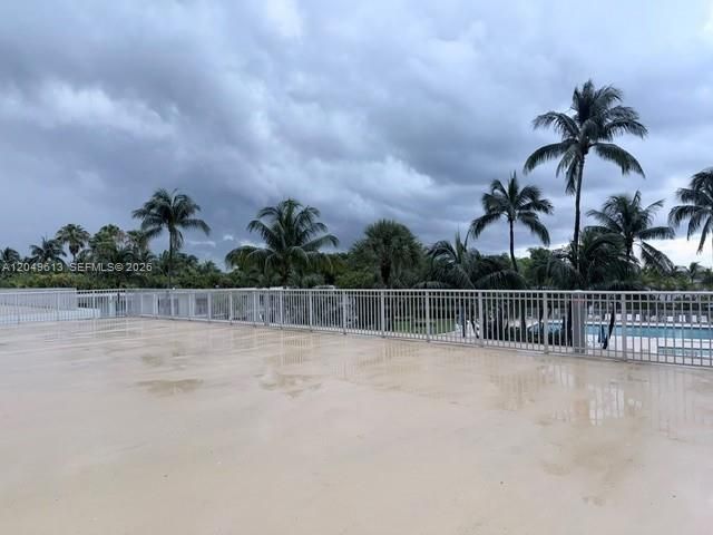 For Rent: $5,750 (1 beds, 1 baths, 930 Square Feet)