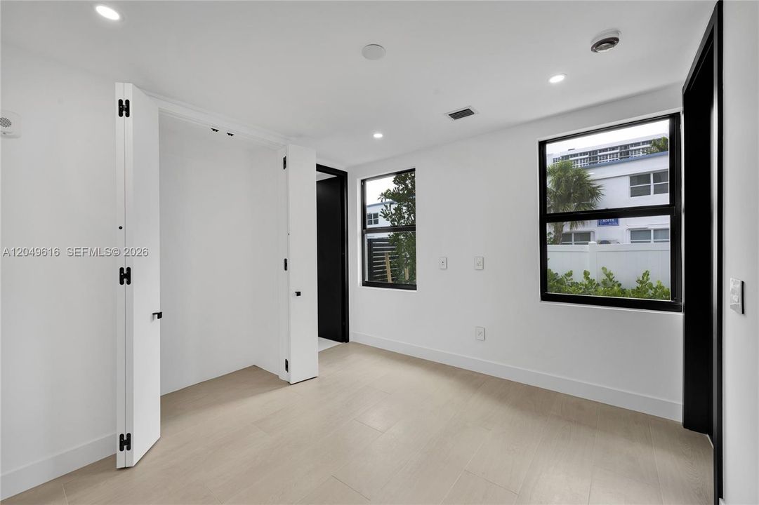 For Rent: $12,000 (3 beds, 3 baths, 2553 Square Feet)