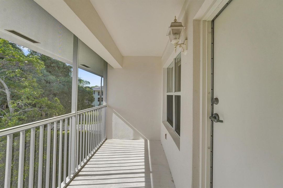 Screened balcony