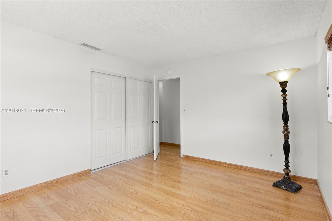 For Rent: $3,100 (3 beds, 2 baths, 1737 Square Feet)