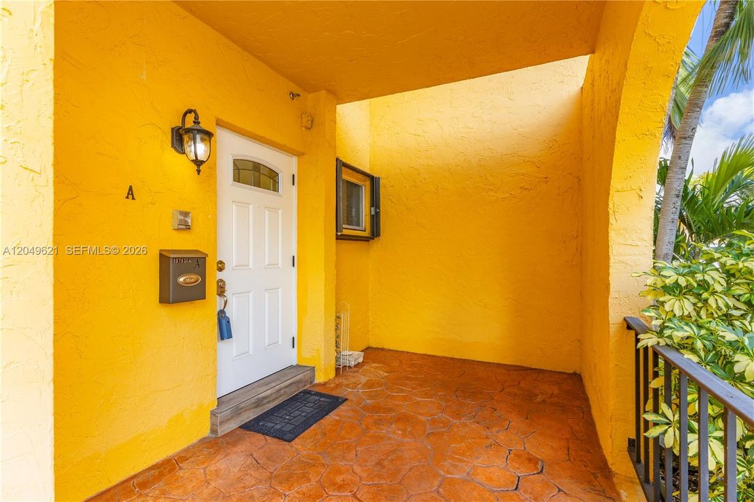 For Rent: $3,100 (3 beds, 2 baths, 1737 Square Feet)