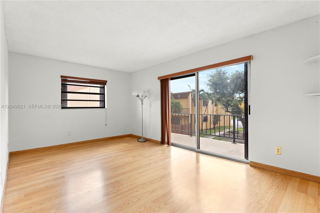 For Rent: $3,100 (3 beds, 2 baths, 1737 Square Feet)